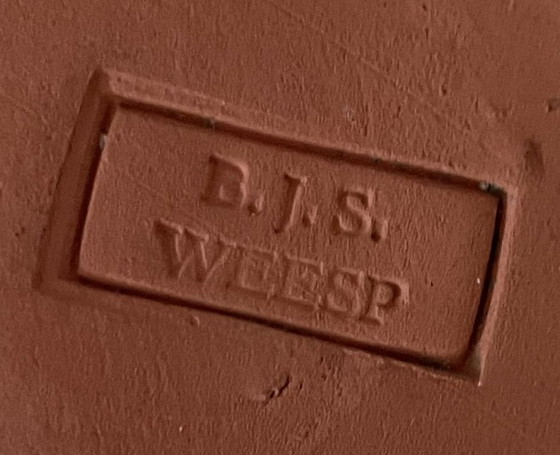 Image 1 of BJS Weesp - Decorazione murale in ceramica artistica dipinta a mano d'epoca raffigurante una ragazza che prega