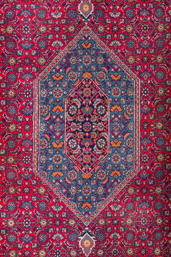 Image 1 of  Alfombra Geométrica Bijar Rojo Oscuro con Borde y Medallón