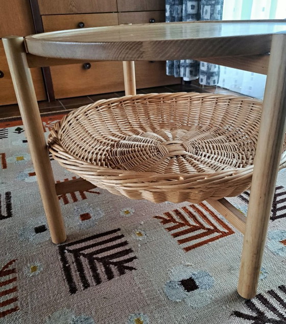 Hölzerner Beistelltisch mit runder Platte, Beistelltische, Holz, Braun, Scandinavian (Foto 8 von 8)