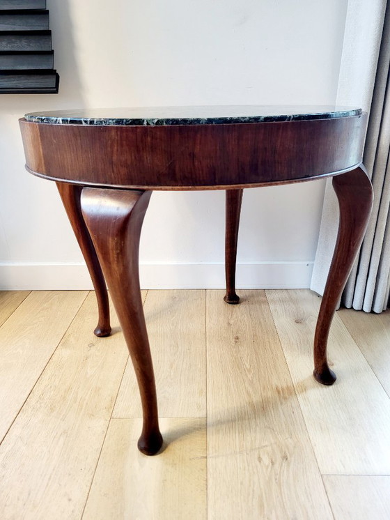 Image 1 of Table d'appoint ou table basse ancienne française, plateau en marbre et piètement en bois