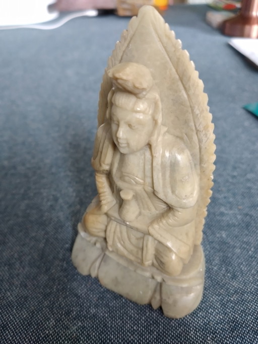 Inda, statuetta in pietra, realizzata a mano.