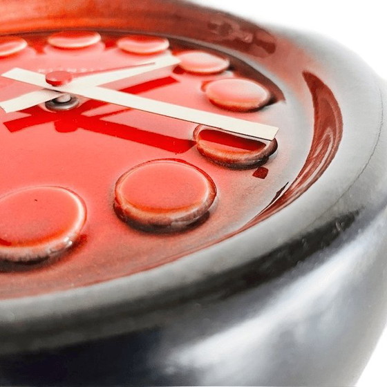 Image 1 of Vintage Kienzle Boutique keramische wandklok keramiek klok Fat lava Space age 1970's