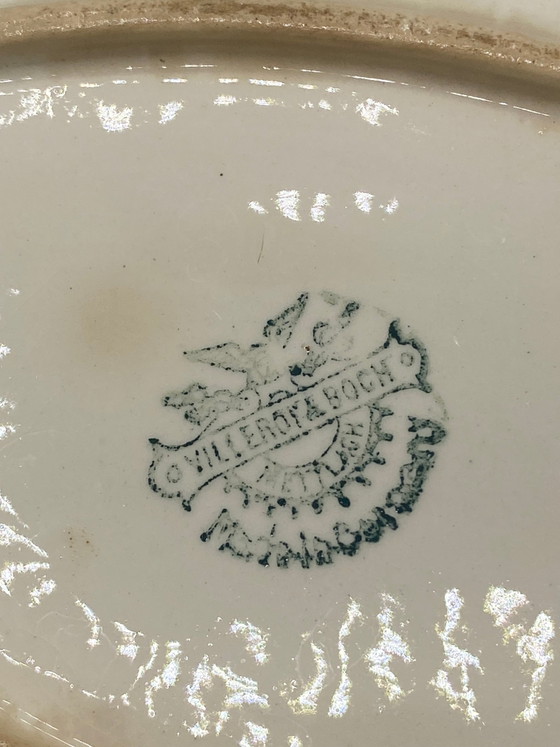 Villeroy & Boch Wallerfangen Salsiera in maiolica, corpo scanalato, fascia in cioccolato, fine XIX secolo. (photo 3 of 6)