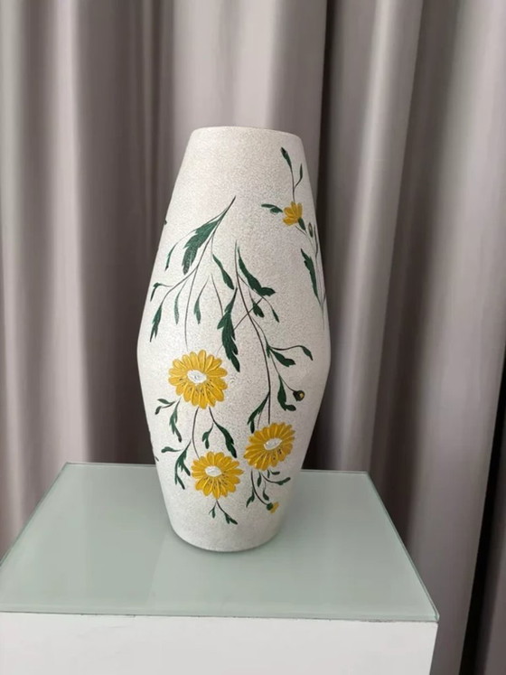 Grand vase à marguerites peint à la main – west Germany, Ceramic (photo 5 of 9)