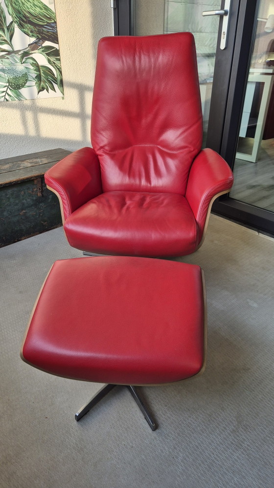 Image 1 of sillón reclinable rojo