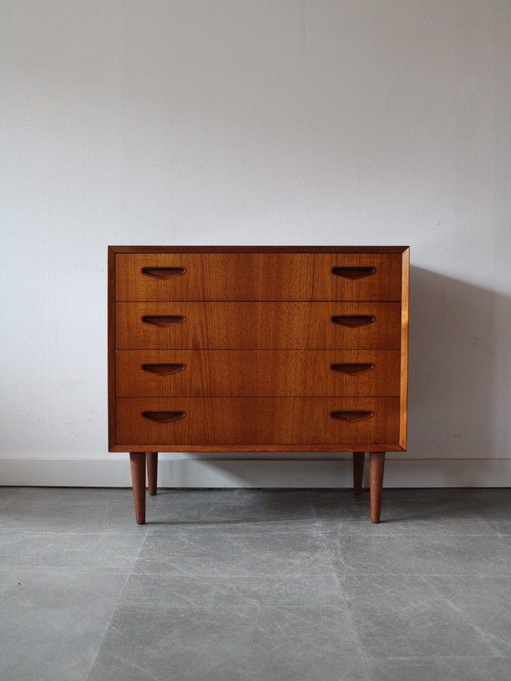 Image 1 of Vintage Danish chest of drawers in teak by Ølholm Møbelfabrik 