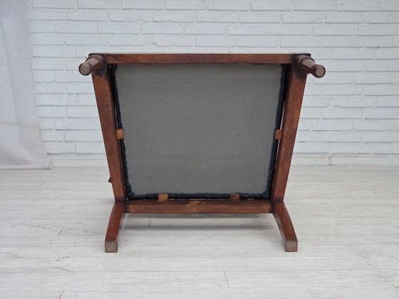 Image 1 of Jaren 1920-1930, Set van 2 fauteuils, ontwerp naar Georges Jacob, gesneden teakhout, leer, opnieuw gestoffeerd.