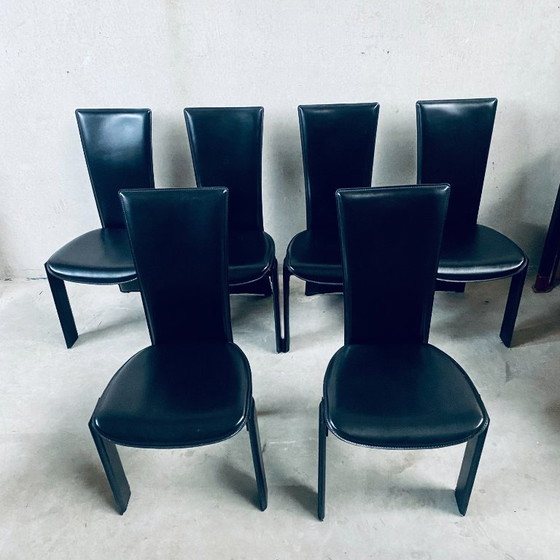 Image 1 of 6 x Schwarze Leder-Esszimmerstühle von Pietro Costantini, italienisches Design, 1980