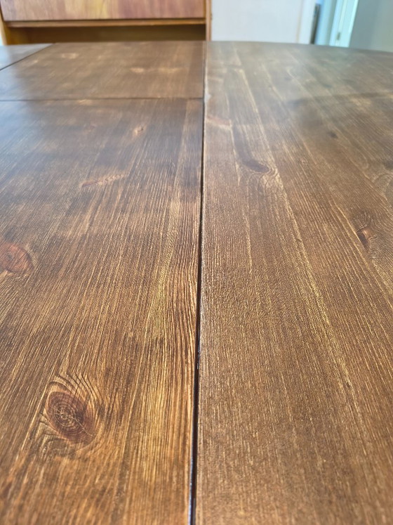 Image 1 of Solid pine dining table – Oval/round and extendable