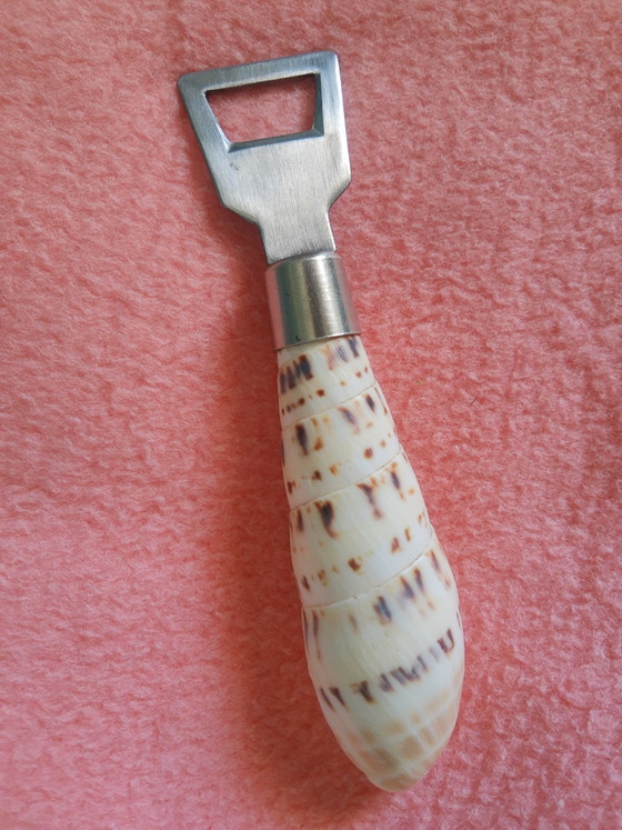 Apribottiglie vintage unico degli anni '60-'70 con manico a conchiglia. – Retro, Regali, Metal (photo 5 of 9)