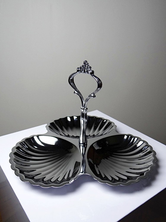 Image 1 of Servizio da portata vintage in metallo argentato con tre ciotole decorate con conchiglie, anni '70-'80.
