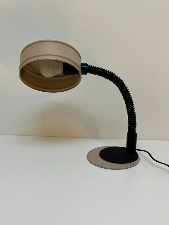 Image 1 of Prachtige lichtbruine vintage bureaulamp van Massive Lighting