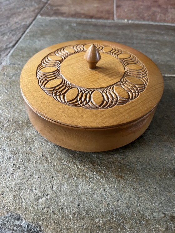 Scatola decorativa rotonda vintage degli anni '70 – Oggetti decorativi, Wood (photo 5 of 6)