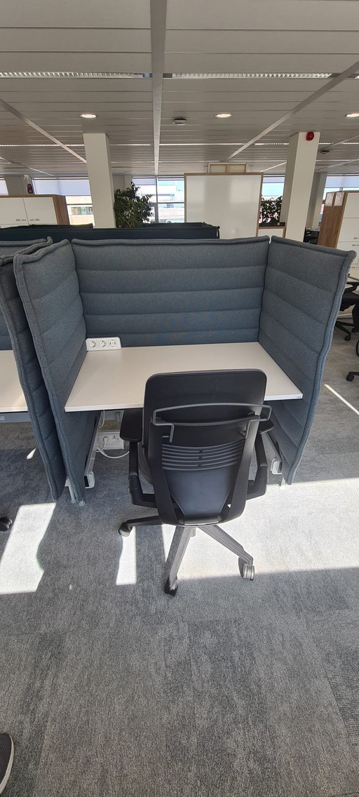 Vitra Alcove Plus Desk