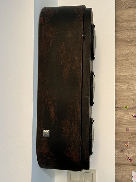 Image 1 of Armadio industriale a parete in metallo con finestre a oblò in vetro