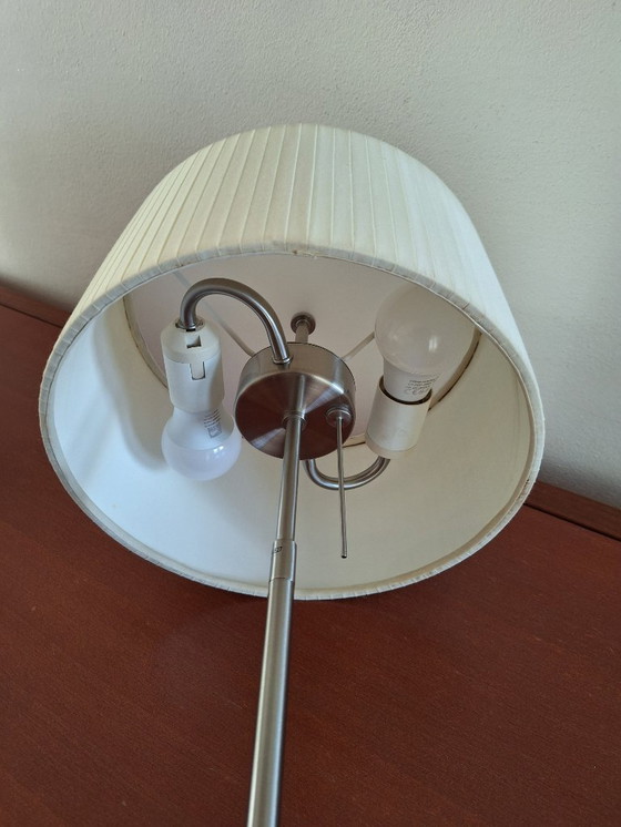 Image 1 of Lampada da tavolo Philips Lirio Design