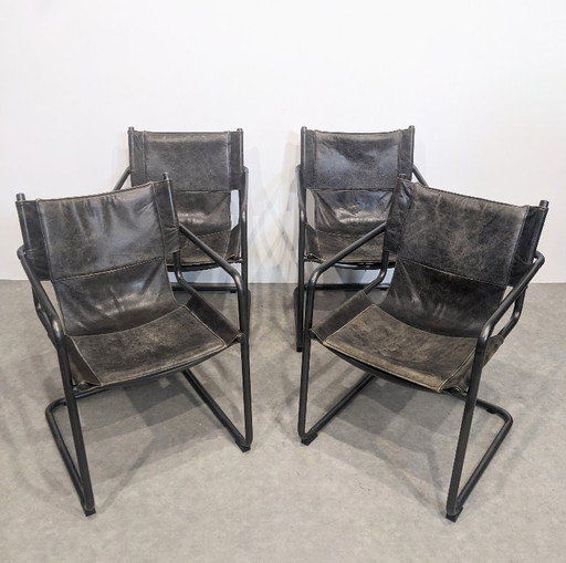 Cuatro sillas tubulares Bauhaus