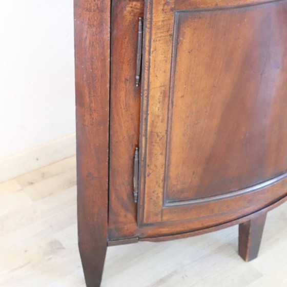 Paire d'armoires d'angle anciennes en noyer massif, Italie, XVIIIe siècle – Armoires de rangement, Wood (photo 11 of 20)