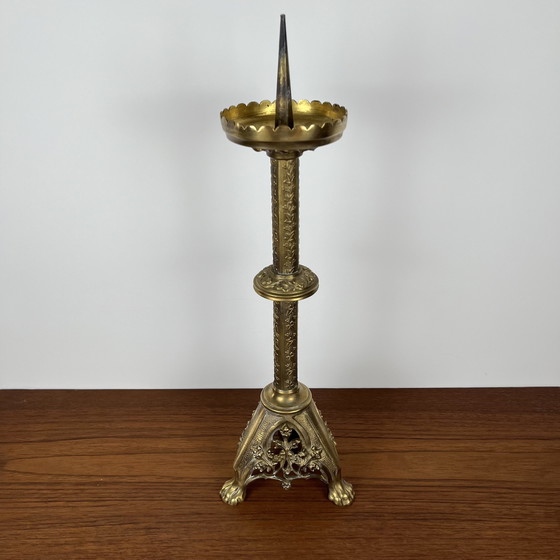 Image 1 of Antike gotische Bronze religiöse Kerzenleuchter