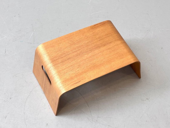 Image 1 of Gebogen kruk van gevormd multiplex, jaren 90