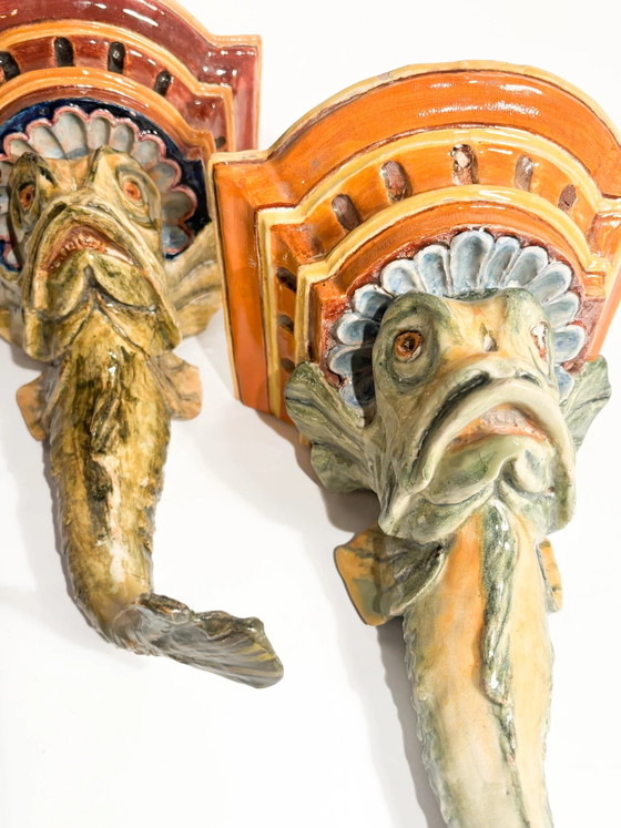Paire de consoles en céramique en forme de poisson, datant du XIXe siècle, provenant d'Italie centrale. (photo 6 of 10)