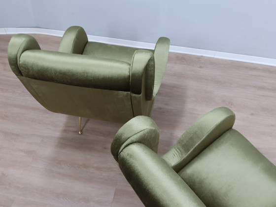 Image 1 of Par de sillones italianos de los años 50, estilo Senior Zanuso, tapizados en terciopelo verde.