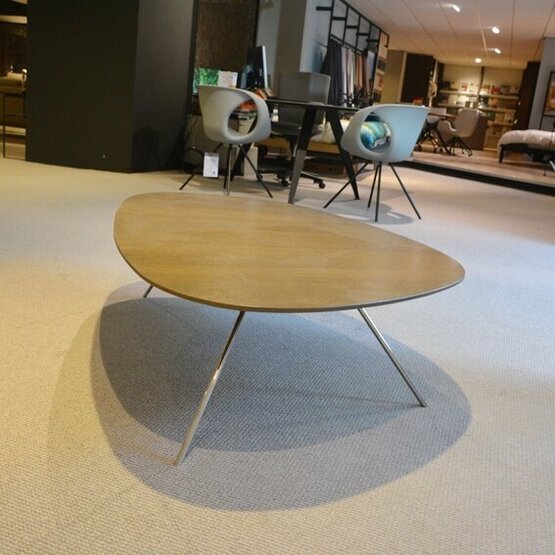 Image 1 of Leolux Liliom XL coffee table