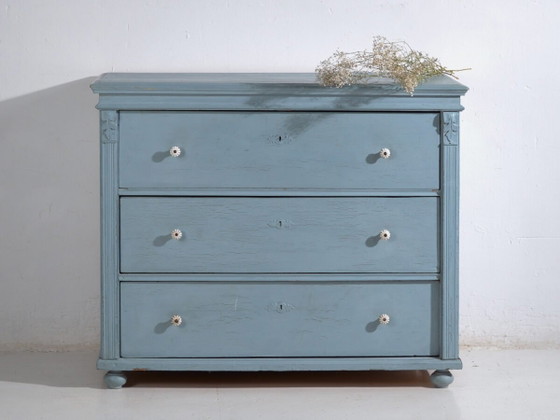 Antique painted pine chest of drawers – Rustic European blue dresser – circa 1900 – Ceramic (photo 2 of 40)