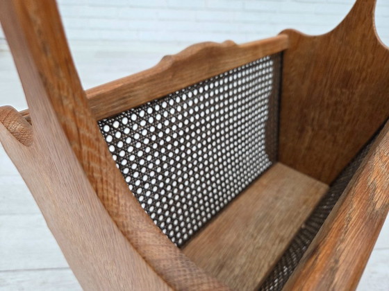 Image 1 of Anni '70, portagiornali danese, legno massiccio di quercia, rete per mobili.