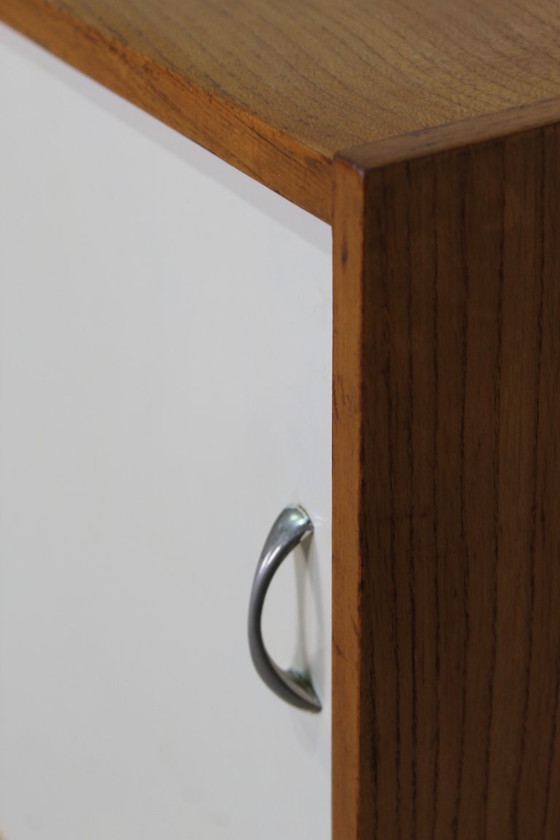 Image 1 of Vintage wit kastje jaren '60