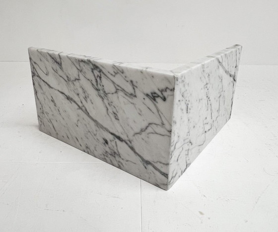 Image 1 of Couchtisch aus massivem Carrera-Marmor, 1980er Jahre