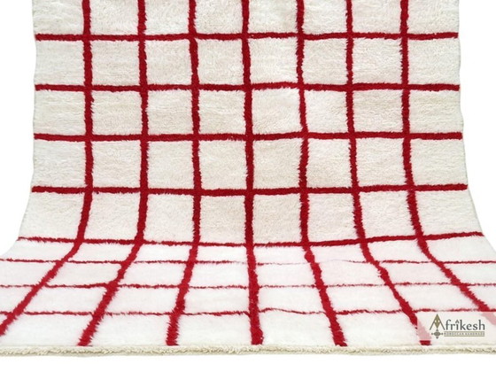Image 1 of White Berber rug decorated in red, 200cm x 300cm