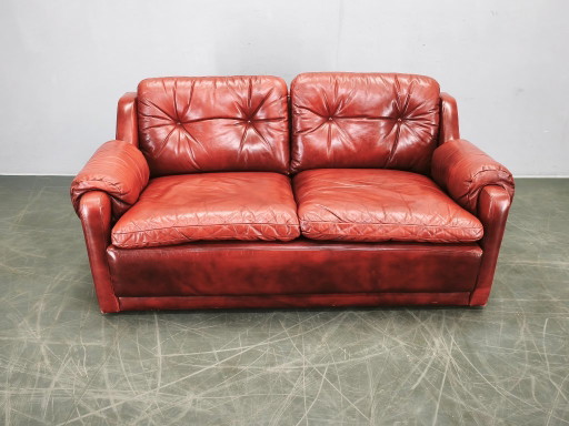 Canapé 2 places danois moderne en cuir rouge des années 70, design scandinave