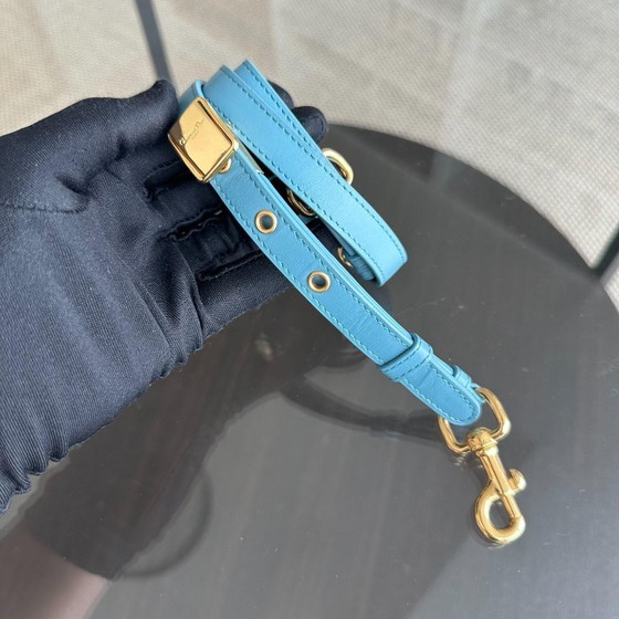 Image 1 of DIOR BOBBY EAST WEST - SCHOUDERTAS VAN GLAD KALFSLEER MET BLAUW-GOUDEN BESLAG