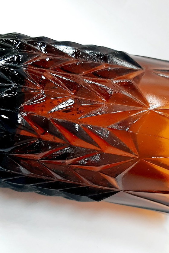 Image 1 of Vintage zware vaas van geperst amberkleurig glas