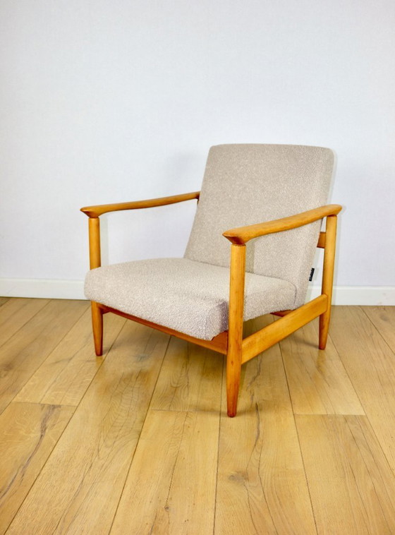 Image 1 of GFM-142 fauteuil, ontwerp van Edmund Homa uit de jaren 70, beige boucle - 2 stuks beschikbaar