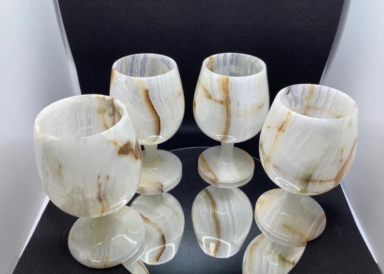 Image 1 of Juego de 4 copas de vino únicas hechas de ónix