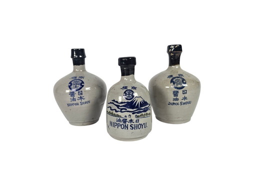 Japanse soja-flessen (3) - steengoed met zoutglazuur - Japan Shoyu’  - ‘Nippon Shoyu’ - Japan - 2e helft 20e eeuw