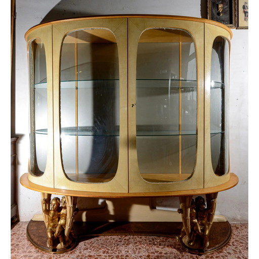 Bombé Parchment Display Cabinet with Gilded Putti, signed by the Association of Cantù Furniture Artisans, Italy 1950