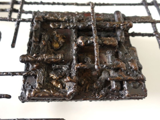 Brutalist wall sculpture. – Metal (photo 3 of 9)