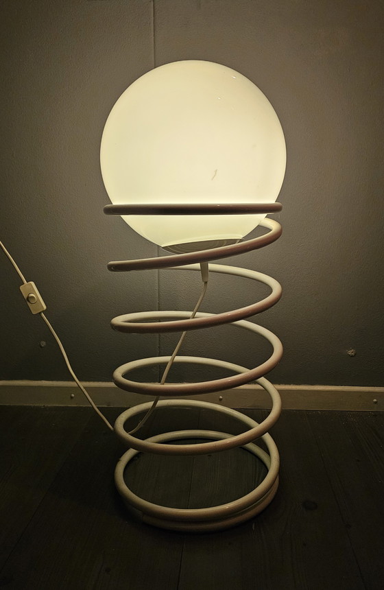 Image 1 of Lampada da terra vintage a spirale WOJA bianca.