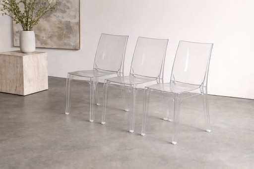 Set mit 3 transparenten Polycarbonat-Stühlen