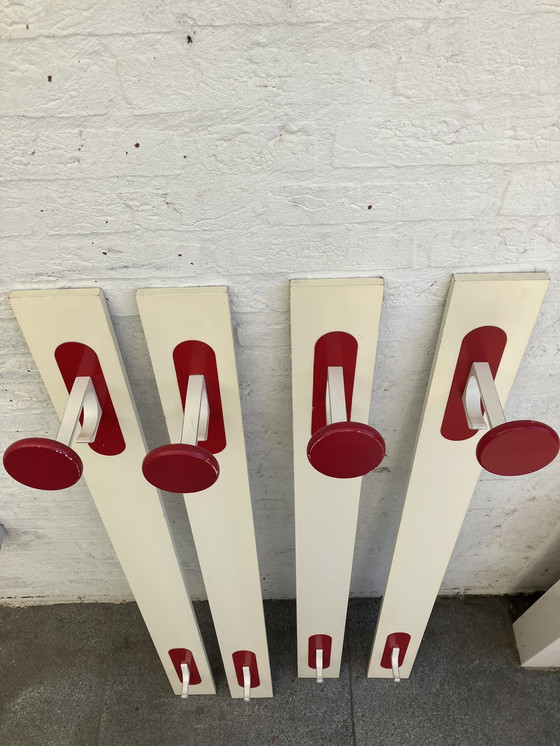Image 1 of Vintage jaren 70 wandkapstokken 4 stuks. 
