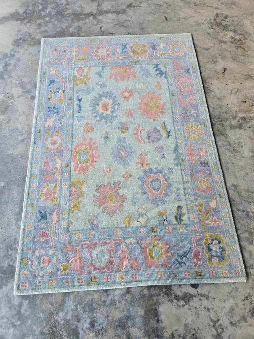 Alfombra nueva de lana neozelandesa anudada a mano - Estampado floral gris - 183x122cm