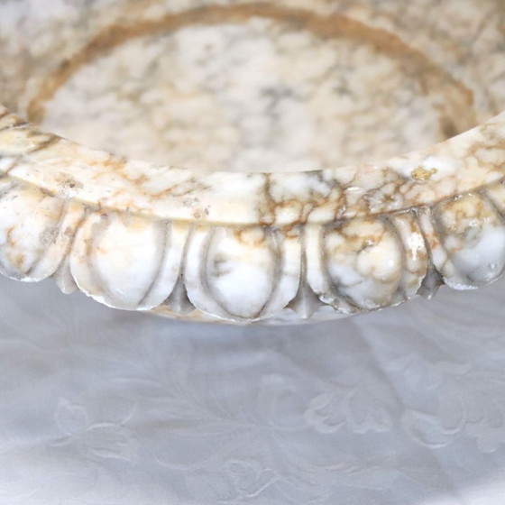 Image 1 of Baignoire ou lavabo circulaire en marbre, Italie, début du XXe siècle