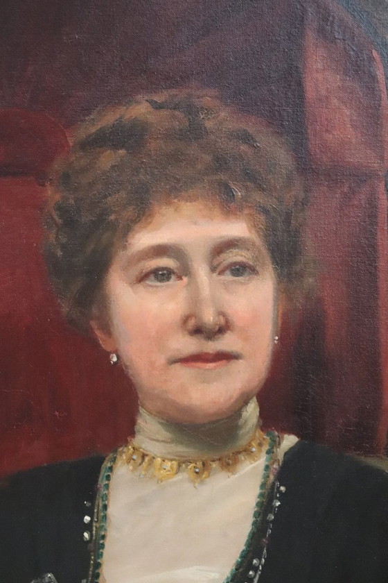 Image 1 of Groot olieverfschilderij op canvas, Portret van een dame, gesigneerd en gedateerd 1913