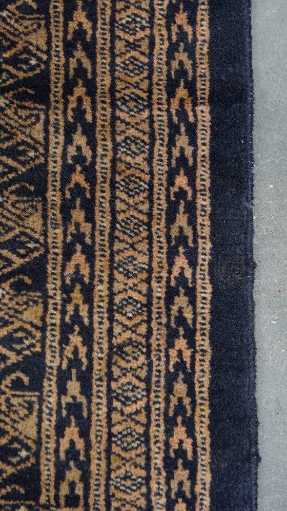 Image 1 of Tapis décoratif carré de style oriental 105x98cm