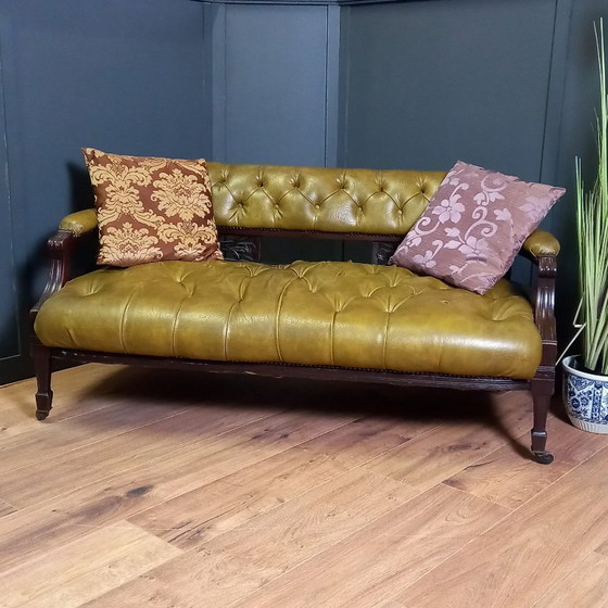 Image 1 of Sofá Chesterfield de dos plazas - Victoriano 1890-1910