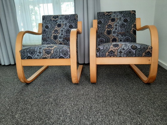 2 Alvar Aalto 402 fauteuils – Stoelen / fauteuils, Wood, Textile (photo 8 of 11)