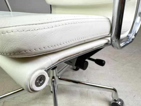 Image 1 of Original Vitra EA 217 Bürostuhl Charles Eames leder weiß Chefsessel